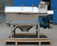 氣旋篩利用的使氣體的回旋將物料撲到篩網(wǎng)上，利用篩網(wǎng)孔徑的大小從而實(shí)現(xiàn)物料的篩分。