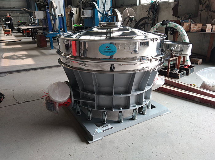 直徑1000mm直排篩與物料接觸的部分為304不銹鋼材質(zhì)適合篩分一些食品，化工，醫(yī)藥等行業(yè)的篩分要求。