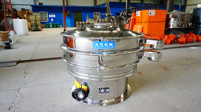 藕粉振動(dòng)篩適用于很多種不同的行業(yè)，對(duì)于物料多的篩分適用還是比較廣泛的。