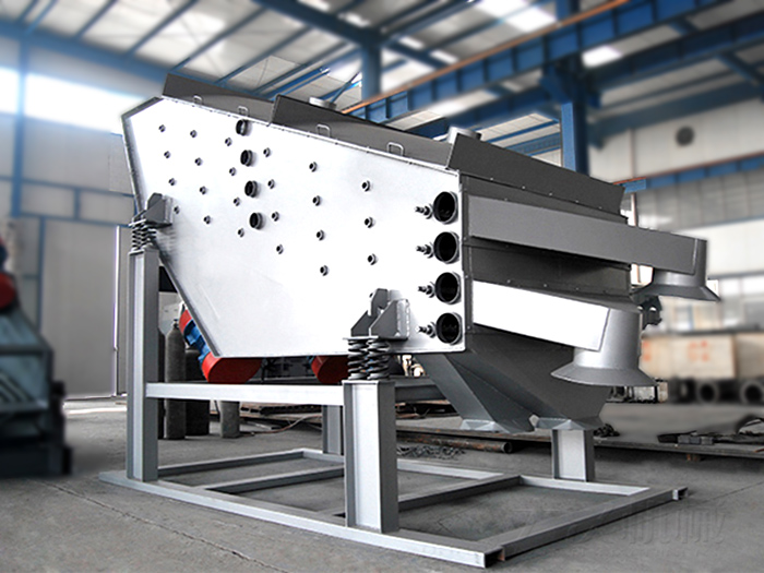 概率篩多用于礦場大型的篩分場地和一些比較較大，對設(shè)備破壞程度高的物料進行篩分。