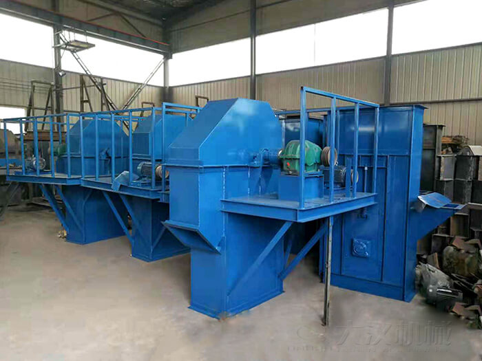 TD斗式提升機產(chǎn)品概述：屬于向上式的料斗式的垂直運動，能夠完成較高距離的提升。